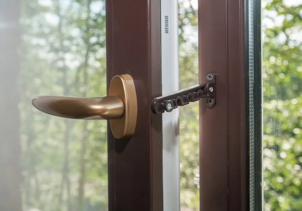 золотая гребенка для окна