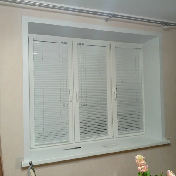 установка трехстворчатого окна