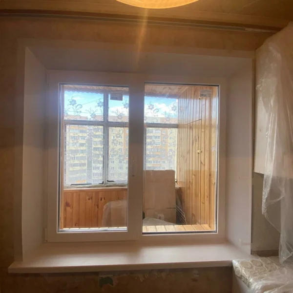 Остекление кухни от компании «Рассвет РМ»